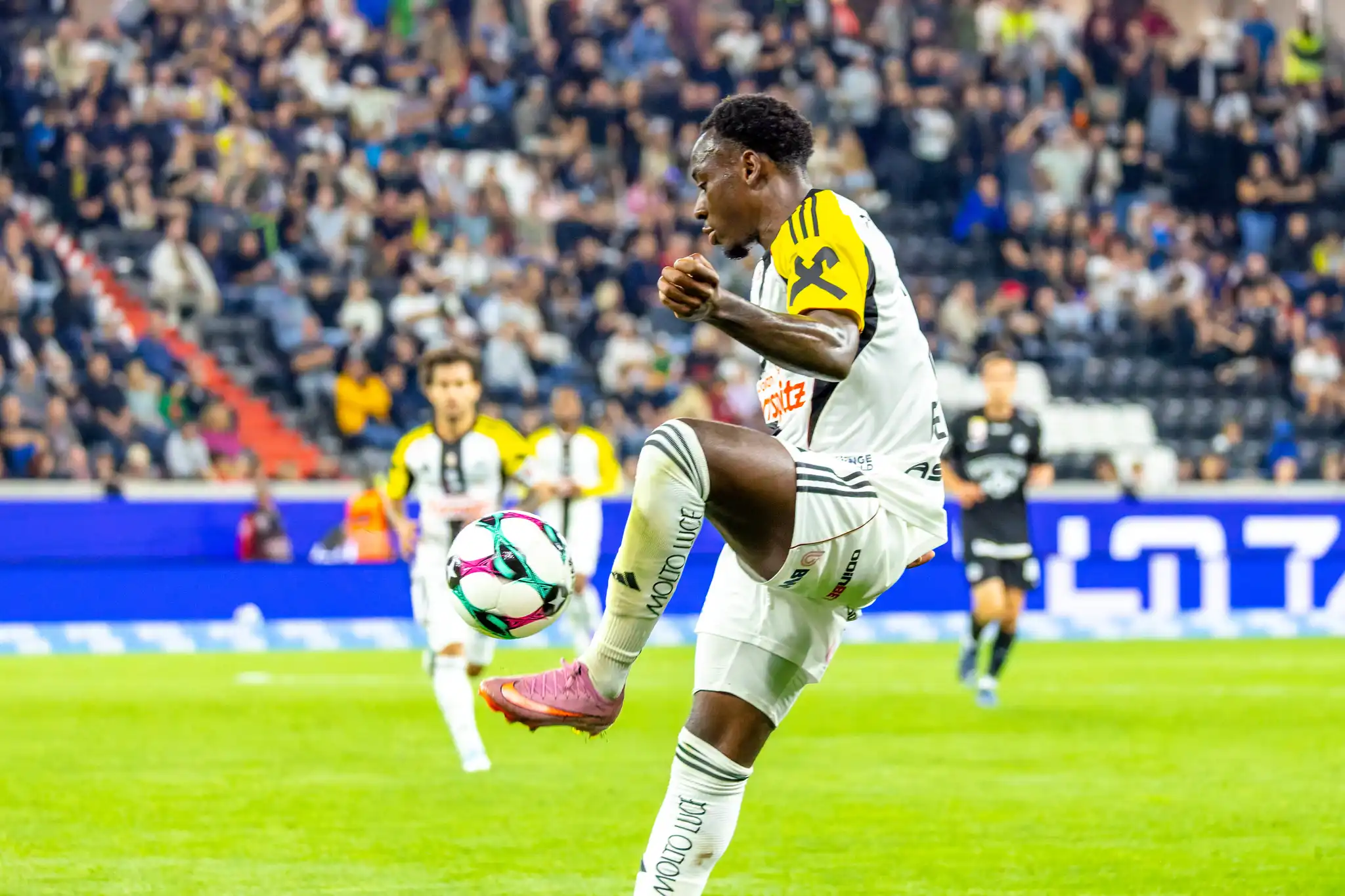 Meisterlicher Auftakt: Sturm Graz setzt in Linz ein klares Statement