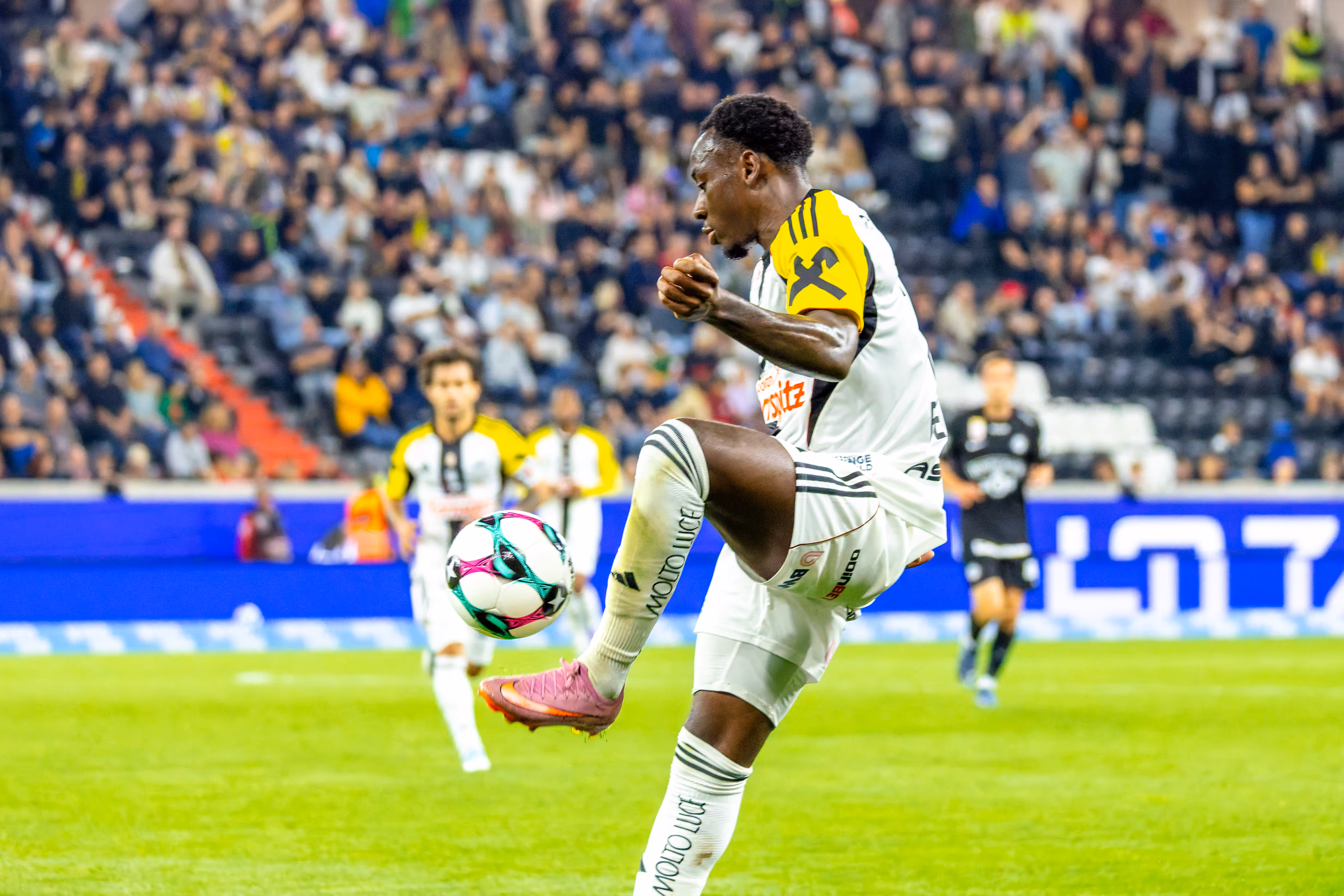 Meisterlicher Auftakt: Sturm Graz setzt in Linz ein klares Statement